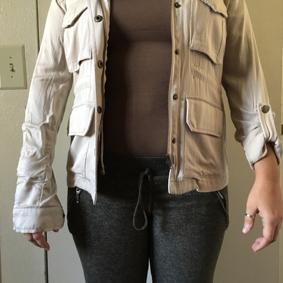 Tan Jacket - Picture 7 of 7